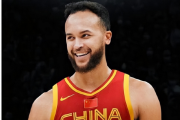 搜狐：李凯尔穿32号球衣与男篮合练：男篮李凯尔哪国人